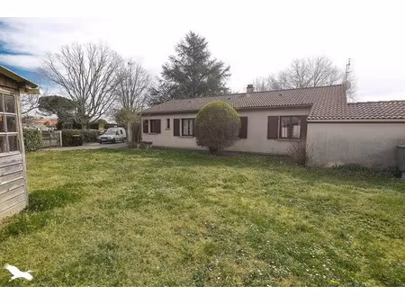vente maison 5 pièces 111 m² à saint-martin-de-sescas (33490)  182 069 €