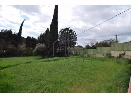 terrain constructible de 702 m² libre constructeur