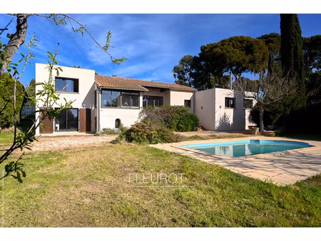 vente / villa t.4/5 / 200 m de la mer / piscine / la ciotat