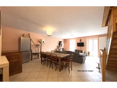 vente immeuble 7 pièces 196.56 m² à conliège (39570)  199 500 €