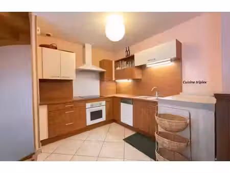 vente locaux professionnels 7 pièces 196.56 m² à conliège (39570)  179 900 €