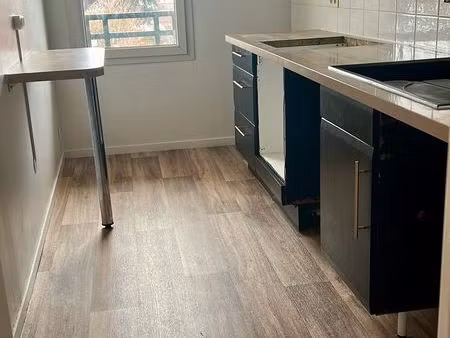 a vendre appartement 67 m² loué – proche gare – box en sous-sol – investissement locatif –