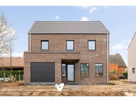 volledig afgewerkte en energiezuinige nieuwbouwwoning op perceel van 4a88ca te schaffen