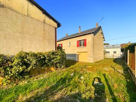 grande maison familiale avec dépendances et terrain clos. saint-aout