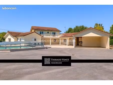 villa 7 pièces 263 m²