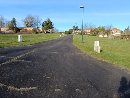 terrain à vendre de 700 00 m² le houga (32) lot 2