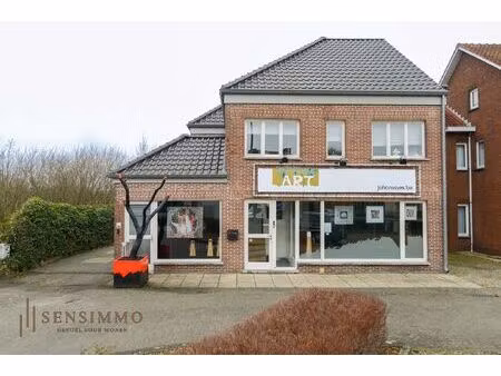 commercieel opbrengsteigendom met 2 huisnummers op toplocatie in as