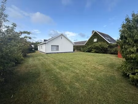 te renoveren bungalow in gegeerde woonwijk