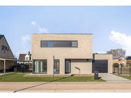 te koop: ruime nieuwbouwwoning met 3 slaapkamers te pelt!