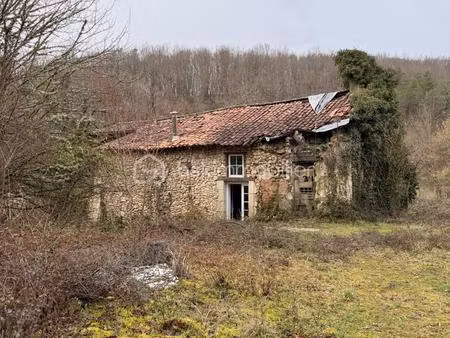 maison de 200 m² à sainte-marie-de-chignac