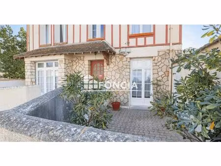 chatelaillon-plage  situé à 30m de la plage et à seulement 250m de la rue du marché