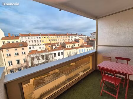 a 150 m place cx rousse studio + balcon + vue