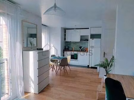 studio meublé avec ascenseur et local à vélos