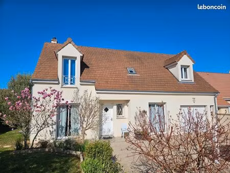 maison familiale de 2004 au calme  sans vis-à-vis