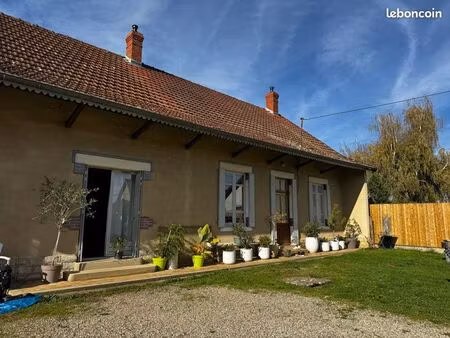grande maison avec jardin  dépendances et pré attenant