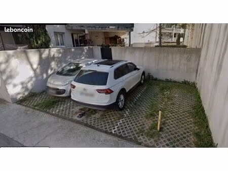 parking/box 1 pièce nîmes