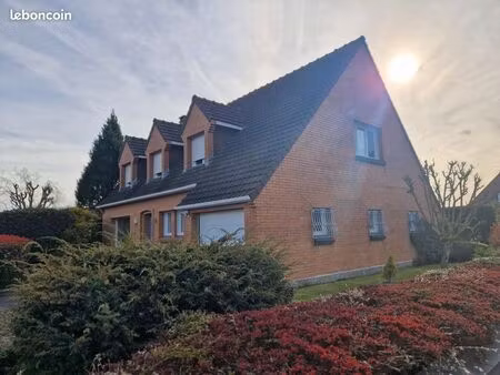 pavillon individuel - jardin - double garage -quartier prisé chapeau rouge