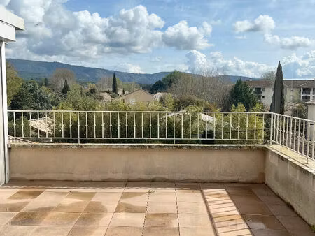 location appartement 3 pièces 81m²