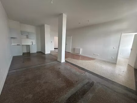 location appartement 2 pièces 64m²