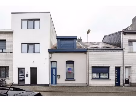 huis te koop in merksem met 2 slaapkamers