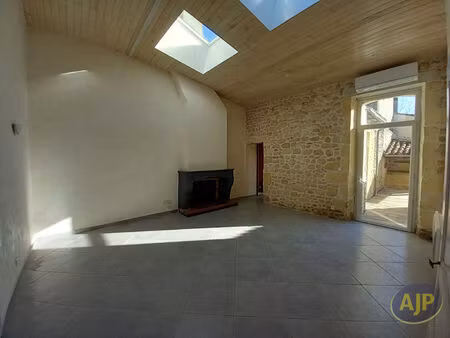 maison t3 dans le bourg de bégadan