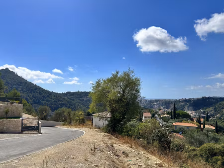 saint-andré-de-la-roche : terrain à bâtir de 770m² environ  dominant  exposition ouest