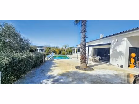 villa contemporaine de 180 m2 sur parcelle 1100 m2- plain-pied avec piscine environnement.