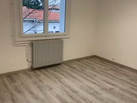 location appartement 3 pièces 75 m² à audenge (33980)