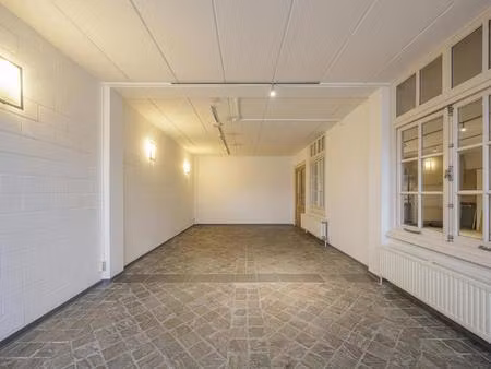 gunstig gelegen kantoorruimte te huur