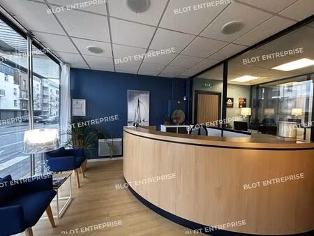 vente commerce 105 m²