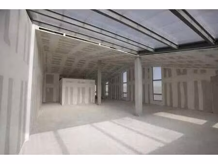 location entrepôt 178 m²