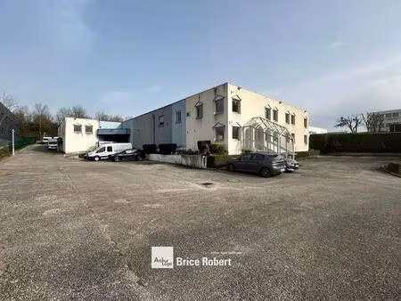 vente local d'activités 1 600 m²