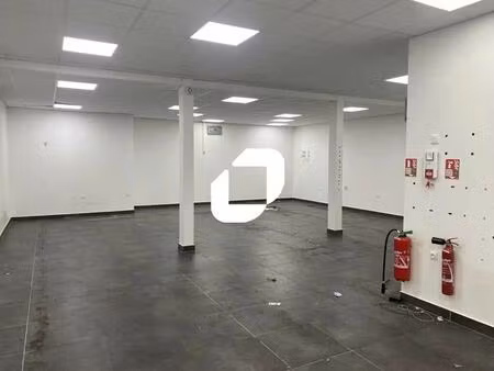 vente local d'activités 266 m²