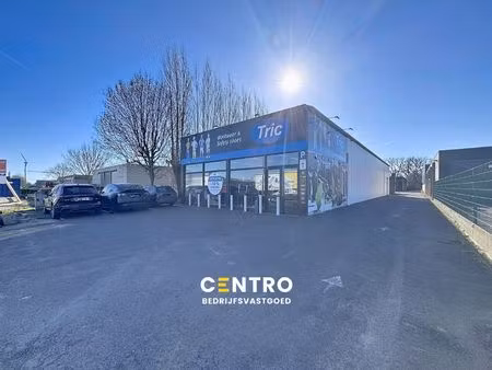 instapklaar handelspand met opslagruimte (sectionaalpoort) en private parkeergelegenheid v