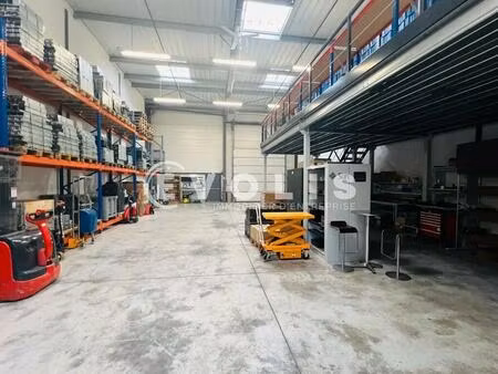 location local d'activités 295 m²