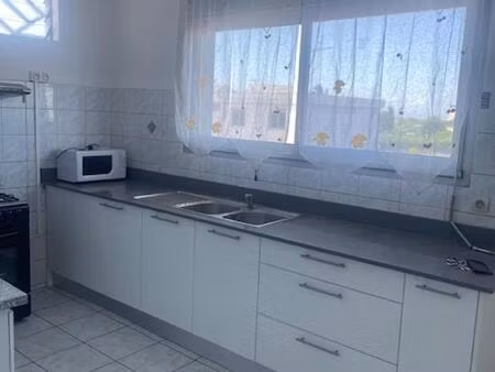 location local professionnel 82m² st andre 97440