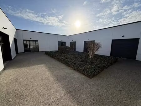 vente local d'activités 400 m²