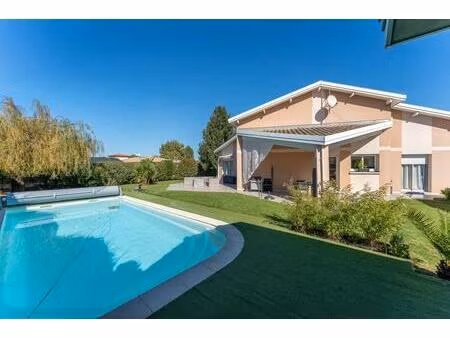 maison individuelle de 4 pièces de 196 m² située à gujan-mestras