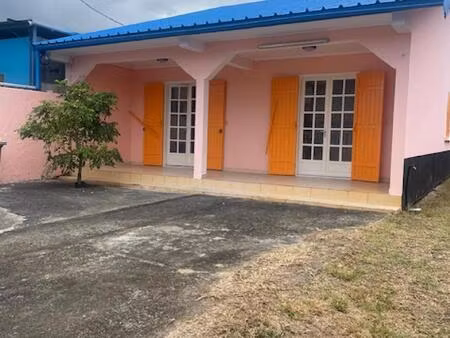 location maison 4 pièces 65m² ste suzanne 97441