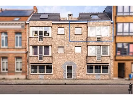 lichtrijk 2-slaapkamerappartement met terras