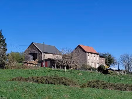 corps de ferme avec 24 ha de terrain
