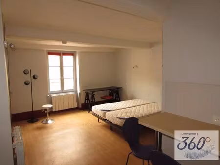 studio au centre de cluny