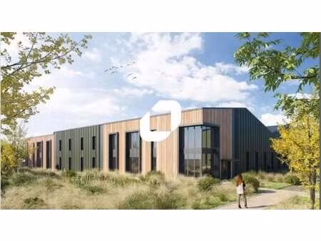 vente local d'activités 161 m² à 9 367 m²