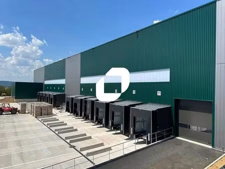 vente entrepôt 31 520 m²