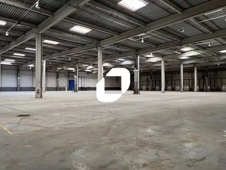 vente entrepôt 8 000 m² à 25 403 m²