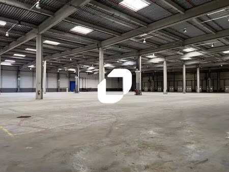 vente entrepôt les mureaux 78130 8000m² à 25403m²
