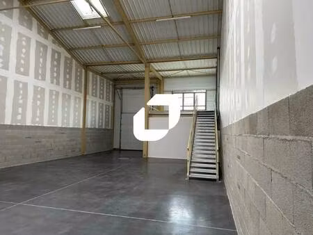 vente local d'activités 26 m² à 182 m²