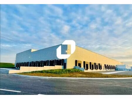 vente local d'activités 7 096 m² à 14 322 m²