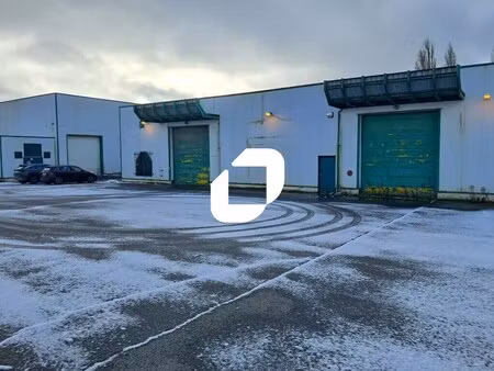 vente entrepôt 5 860 m²