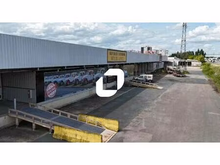 vente local d'activités 6 764 m²